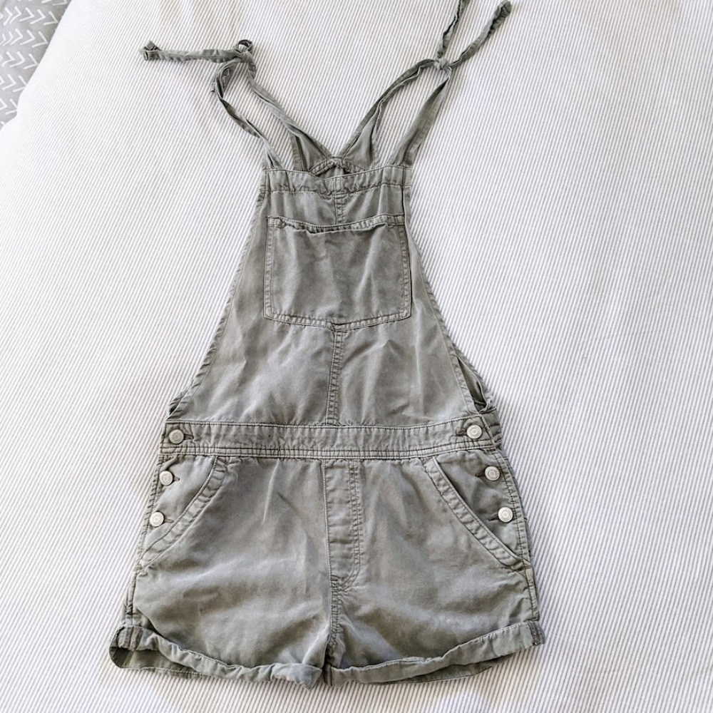 American Eagle Overall Shorts